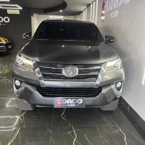 TOYOTA Hilux SW4 2.8 4P SRX 4X4 TURBO DIESEL AUTOM�TICO, Foto 12