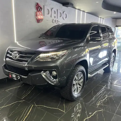 TOYOTA Hilux SW4 2.8 4P SRX 4X4 TURBO DIESEL AUTOM�TICO, Foto 18