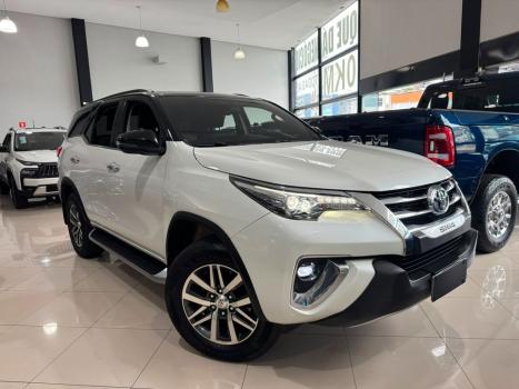 TOYOTA Hilux SW4 2.8 16V 4P SRX PLATINUM 4X4 TURBO DIESEL AUTOM�TICO, Foto 2