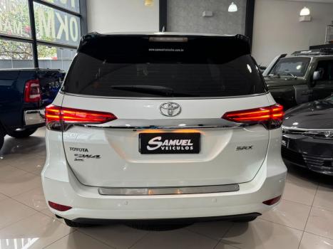 TOYOTA Hilux SW4 2.8 16V 4P SRX PLATINUM 4X4 TURBO DIESEL AUTOM�TICO, Foto 4
