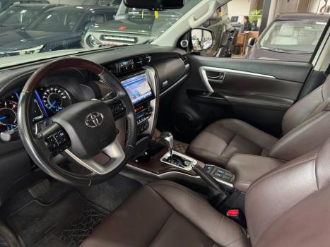 TOYOTA Hilux SW4 2.8 16V 4P SRX PLATINUM 4X4 TURBO DIESEL AUTOM�TICO, Foto 5