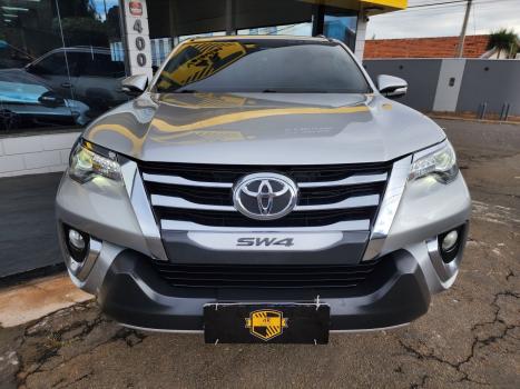 TOYOTA Hilux SW4 2.8 4P SRX 4X4 TURBO DIESEL AUTOM�TICO, Foto 9