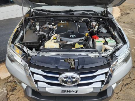 TOYOTA Hilux SW4 2.8 4P SRX 4X4 TURBO DIESEL AUTOM�TICO, Foto 14