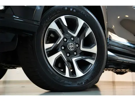 TOYOTA Hilux SW4 2.8 4P SRX 4X4 DIAMOND 7 LUGARES TURBO DIESEL AUTOM�TICO, Foto 8