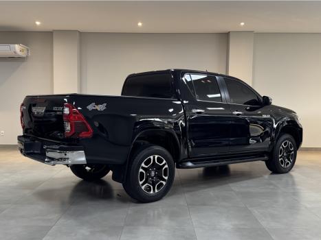 TOYOTA Hilux SW4 2.8 4P SRX 4X4 TURBO DIESEL AUTOM�TICO, Foto 3