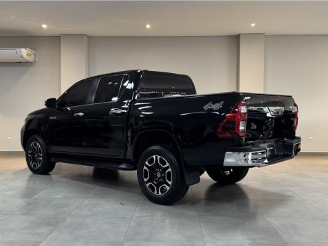 TOYOTA Hilux SW4 2.8 4P SRX 4X4 TURBO DIESEL AUTOM�TICO, Foto 4