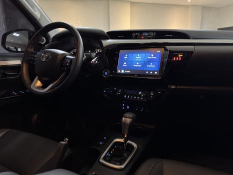 TOYOTA Hilux SW4 2.8 4P SRX 4X4 TURBO DIESEL AUTOM�TICO, Foto 6