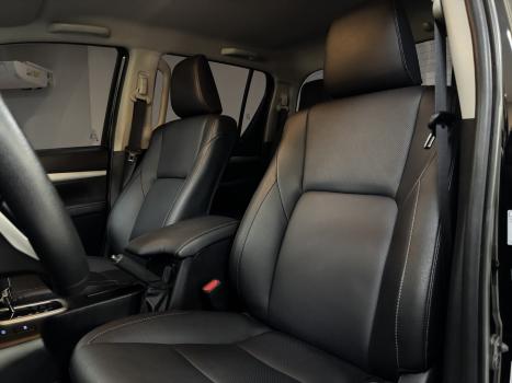 TOYOTA Hilux SW4 2.8 4P SRX 4X4 TURBO DIESEL AUTOM�TICO, Foto 7