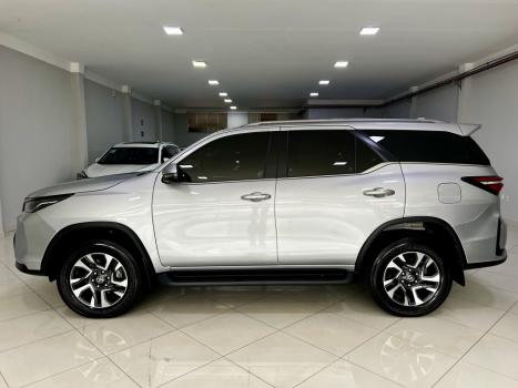 TOYOTA Hilux SW4 2.8 16V 4P SRX PLATINUM 4X4 7 LUGARES TURBO DIESEL AUTOM�TICO, Foto 4