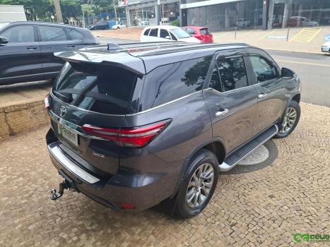 TOYOTA Hilux SW4 2.8 4P SRX 4X4 TURBO DIESEL AUTOM�TICO, Foto 10