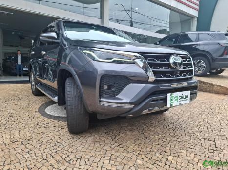 TOYOTA Hilux SW4 2.8 4P SRX 4X4 TURBO DIESEL AUTOM�TICO, Foto 15