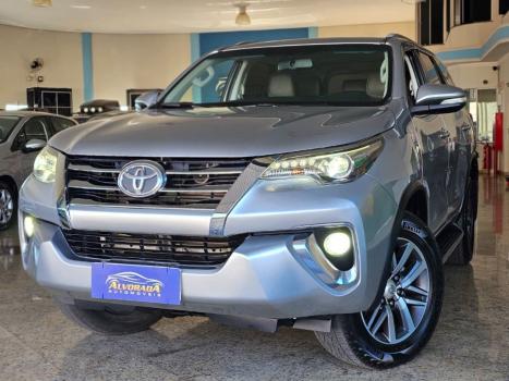 TOYOTA Hilux SW4 2.8 16V 4P SRX 4X4 7 LUGARES TURBO DIESEL AUTOM�TICO, Foto 1