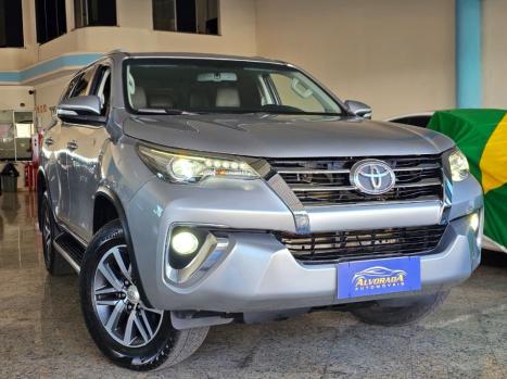 TOYOTA Hilux SW4 2.8 16V 4P SRX 4X4 7 LUGARES TURBO DIESEL AUTOM�TICO, Foto 2