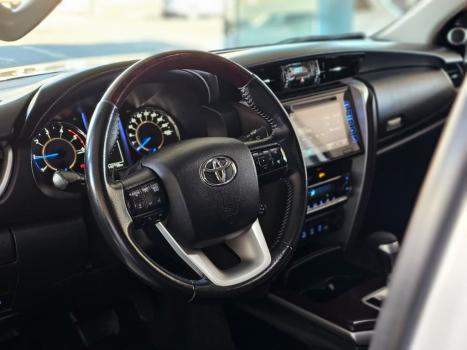 TOYOTA Hilux SW4 2.8 16V 4P SRX 4X4 7 LUGARES TURBO DIESEL AUTOM�TICO, Foto 5