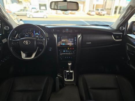 TOYOTA Hilux SW4 2.8 16V 4P SRX 4X4 7 LUGARES TURBO DIESEL AUTOM�TICO, Foto 6