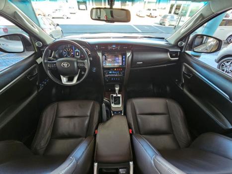 TOYOTA Hilux SW4 2.8 16V 4P SRX 4X4 7 LUGARES TURBO DIESEL AUTOM�TICO, Foto 7