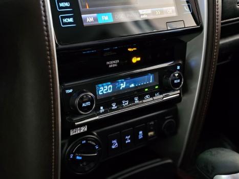 TOYOTA Hilux SW4 2.8 16V 4P SRX 4X4 7 LUGARES TURBO DIESEL AUTOM�TICO, Foto 8
