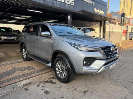 TOYOTA Hilux SW4 2.8 16V 4P SRX 4X4 7 LUGARES TURBO DIESEL AUTOM�TICO, Foto 2