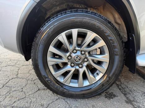 TOYOTA Hilux SW4 2.8 16V 4P SRX 4X4 7 LUGARES TURBO DIESEL AUTOM�TICO, Foto 8