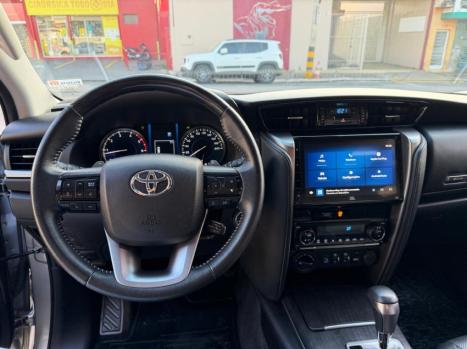 TOYOTA Hilux SW4 2.8 16V 4P SRX 4X4 7 LUGARES TURBO DIESEL AUTOM�TICO, Foto 13