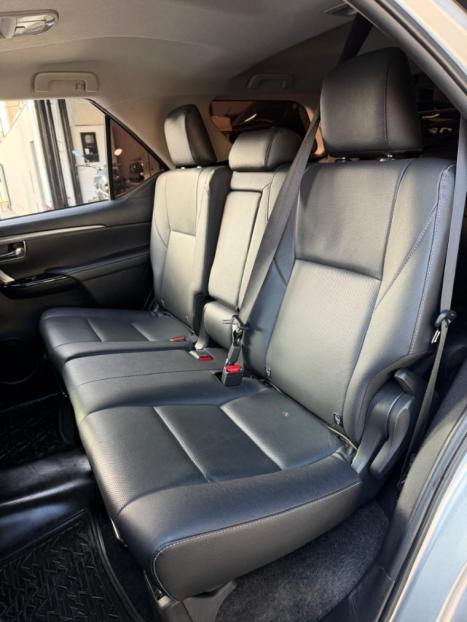 TOYOTA Hilux SW4 2.8 16V 4P SRX 4X4 7 LUGARES TURBO DIESEL AUTOM�TICO, Foto 17