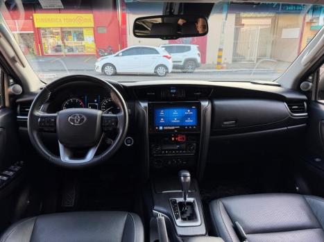 TOYOTA Hilux SW4 2.8 16V 4P SRX 4X4 7 LUGARES TURBO DIESEL AUTOM�TICO, Foto 19