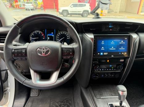TOYOTA Hilux SW4 2.8 16V 4P SRX PLATINUM 4X4 7 LUGARES TURBO DIESEL AUTOM�TICO, Foto 13