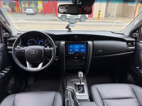 TOYOTA Hilux SW4 2.8 16V 4P SRX PLATINUM 4X4 7 LUGARES TURBO DIESEL AUTOM�TICO, Foto 18