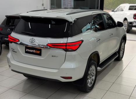 TOYOTA Hilux SW4 2.8 16V 4P SRX 4X4 7 LUGARES TURBO DIESEL AUTOM�TICO, Foto 5