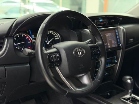TOYOTA Hilux SW4 2.8 16V 4P SRX 4X4 7 LUGARES TURBO DIESEL AUTOM�TICO, Foto 8