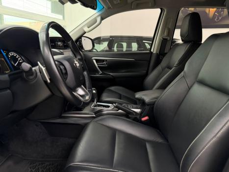 TOYOTA Hilux SW4 2.8 16V 4P SRX 4X4 7 LUGARES TURBO DIESEL AUTOM�TICO, Foto 11
