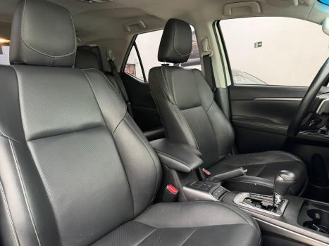 TOYOTA Hilux SW4 2.8 16V 4P SRX 4X4 7 LUGARES TURBO DIESEL AUTOM�TICO, Foto 13