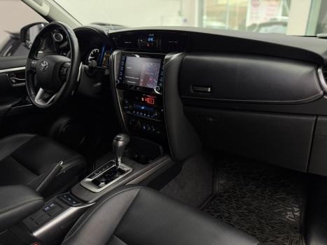 TOYOTA Hilux SW4 2.8 16V 4P SRX 4X4 7 LUGARES TURBO DIESEL AUTOM�TICO, Foto 15