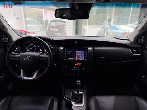 TOYOTA Hilux SW4 2.8 16V 4P SRX 4X4 7 LUGARES TURBO DIESEL AUTOM�TICO, Foto 16