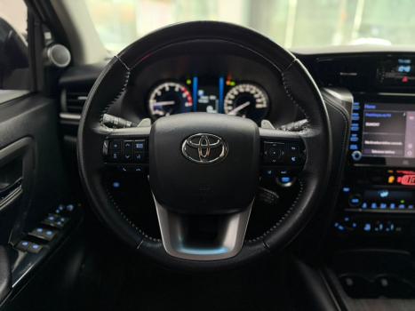 TOYOTA Hilux SW4 2.8 16V 4P SRX 4X4 7 LUGARES TURBO DIESEL AUTOM�TICO, Foto 17