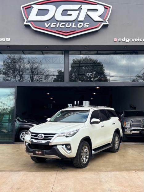 TOYOTA Hilux SW4 2.8 16V 4P SRX 4X4 7 LUGARES TURBO DIESEL AUTOM�TICO, Foto 1