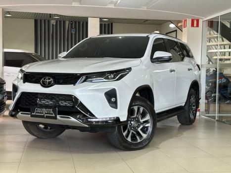 TOYOTA Hilux SW4 2.8 16V 4P SRX PLATINUM 4X4 7 LUGARES TURBO DIESEL AUTOM�TICO, Foto 2