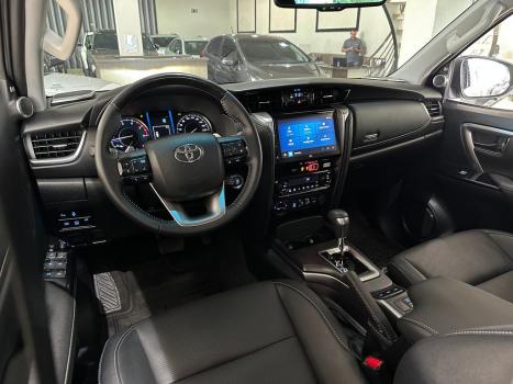 TOYOTA Hilux SW4 2.8 16V 4P SRX PLATINUM 4X4 7 LUGARES TURBO DIESEL AUTOM�TICO, Foto 11