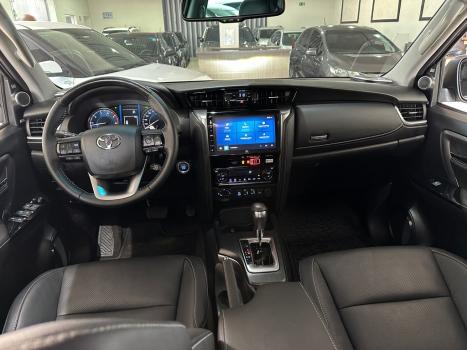 TOYOTA Hilux SW4 2.8 16V 4P SRX PLATINUM 4X4 7 LUGARES TURBO DIESEL AUTOM�TICO, Foto 12
