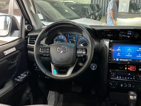 TOYOTA Hilux SW4 2.8 16V 4P SRX PLATINUM 4X4 7 LUGARES TURBO DIESEL AUTOM�TICO, Foto 13