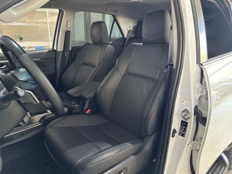 TOYOTA Hilux SW4 2.8 16V 4P SRX PLATINUM 4X4 7 LUGARES TURBO DIESEL AUTOM�TICO, Foto 23
