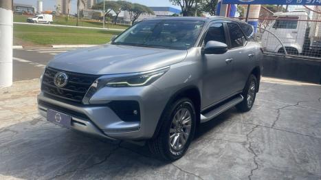 TOYOTA Hilux SW4 2.8 16V 4P SRX 4X4 7 LUGARES TURBO DIESEL AUTOM�TICO, Foto 2