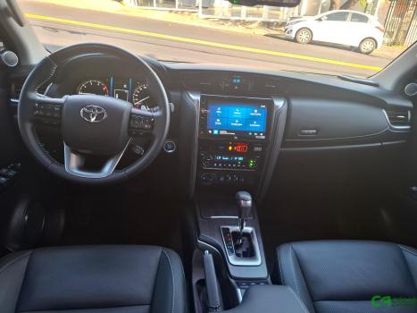 TOYOTA Hilux SW4 2.8 16V 4P SRX PLATINUM 4X4 7 LUGARES TURBO DIESEL AUTOM�TICO, Foto 6