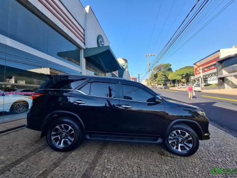 TOYOTA Hilux SW4 2.8 16V 4P SRX PLATINUM 4X4 7 LUGARES TURBO DIESEL AUTOM�TICO, Foto 7