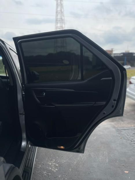 TOYOTA Hilux SW4 2.8 16V 4P SRX PLATINUM 4X4 7 LUGARES TURBO DIESEL AUTOM�TICO, Foto 18
