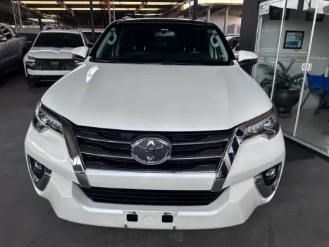 TOYOTA Hilux SW4 2.8 16V 4P SRX 4X4 7 LUGARES TURBO DIESEL AUTOM�TICO, Foto 2