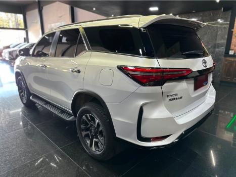 TOYOTA Hilux SW4 2.8 16V 4P SRX PLATINUM 4X4 7 LUGARES TURBO DIESEL AUTOM�TICO, Foto 4