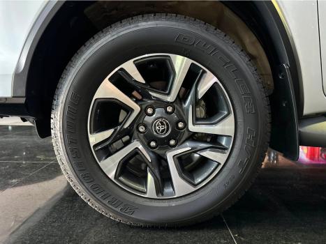 TOYOTA Hilux SW4 2.8 16V 4P SRX PLATINUM 4X4 7 LUGARES TURBO DIESEL AUTOM�TICO, Foto 11