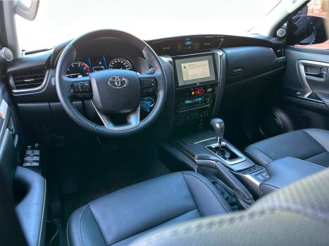 TOYOTA Hilux SW4 2.8 16V 4P SRX PLATINUM 4X4 7 LUGARES TURBO DIESEL AUTOM�TICO, Foto 15