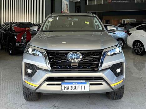 TOYOTA Hilux SW4 2.8 4P SRX 4X4 TURBO DIESEL AUTOM�TICO, Foto 2